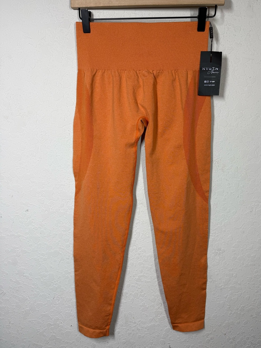 NWT NVGTN Contour Seamless Leggings Size Medium